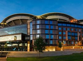 Oval Hotel at Adelaide Oval, North Adelaide, Adelaide, hótel á þessu svæði