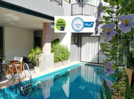 The Umbrella House - SHA Extra Plus, hotel sa Kamala Beach