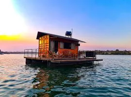 House Boat "Faroeste Caboclo"