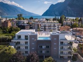 Aris Apartments & Sky Pool - Tonelli Hotels - Adult Friendly, aparthotel in Riva del Garda