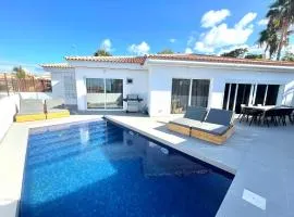 Luxury Villa Callao with private heated pool by Vallecid