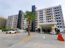 Chateau Hotel & Apartments, hotel di Pathum Thani