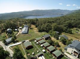 Cabañas Madarsu, hotel a Vigo de Sanabria