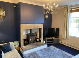 Honeybee Cottage, with a log fire & a hot tub., wellness hotel v destinácii Bradford