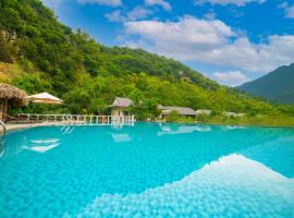 Mai Chau Mountain View Resort, hótel í Mai Chau