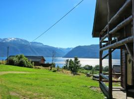 Chalet Målsnes - FJS015 by Interhome, hotell i Balestrand