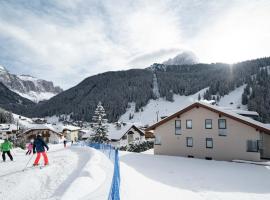 Villa David Dolomites, hotel sa Selva di Val Gardena