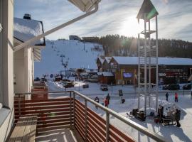 Ski Center Alpine Houses, מלון בלוי