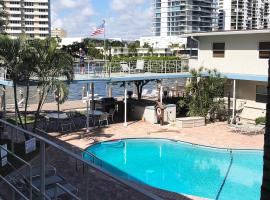 Holiday Isle Yacht Club, hotel em Praia de Fort Lauderdale, Fort Lauderdale