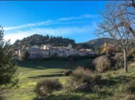 Gîte d'étape de Vitrolles en Luberon, Hostel in Vitrolles-en-Luberon