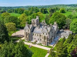 The Lucy Suite Stone Cross Mansion