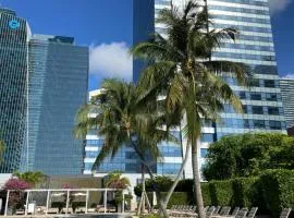 Four Seasons Hotel Miami - Luxury Private Residences