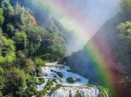 Casa Vacanze Le Cascate, hotel i Le Marmore