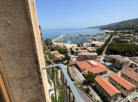 La Rupe Apartments Tropea, hótel í Tropea