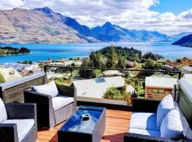 Stunning Home with Amazing Wakatipu Lake Views