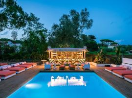 Hôtel La Tartane Saint-Tropez, хотел в Сен Тропе