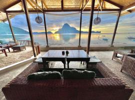 Golden Monkey Beach Hotel, hotel en El Nido