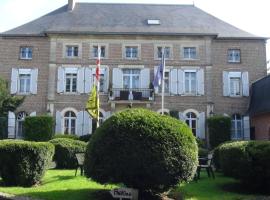 Hotel Le Clos du Montvinage: Étréaupont şehrinde bir otel