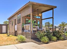 Upscale Tiny Home - Boho-Chic Austin Getaway!, hotel in Austin