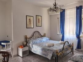 Rosy house, hotel in Scalea