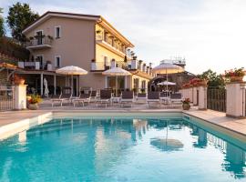 Residence I Lauri, serviced apartment sa Laureana Cilento