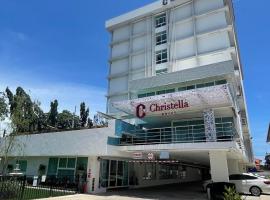 Christella Hotel Laemchabang, hotel en Si Racha