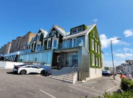 OYO Newquay Beach Hotel, hotel in Newquay