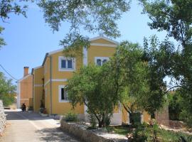 살리에 위치한 호텔 Family friendly apartments with a swimming pool Sali, Dugi otok - 8083