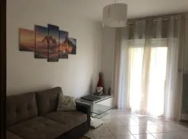 Casa di Max - private room in apartment with shared bathroom FREE PARKING