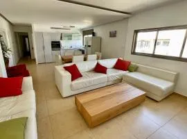 Beautiful 2-bedroom condo in the heart of Tel Aviv