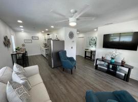 Incredible comfortable apartments near the airport and beaches, villa sa Tampa