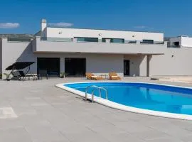 Villa Infinity