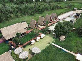 Rice Wonder Cafe & Eco Resort – hotel w mieście Rayong