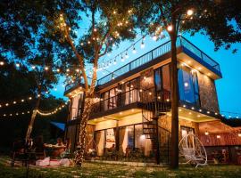 Moon Villa Soc Son - Venuestay, hótel í Hanoi