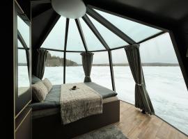 LakeLodge Kiehinen & Igloos, cottage in Rovaniemi