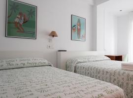 Pension Angelines, Sneuu Hostel Santander, Hotel in Santander