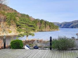 Holiday home lyngdal VIII, hotell i Lyngdal