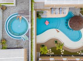 Roomates Surf Camp Canggu by Ini Vie Hospitality, vandrehjem i Canggu