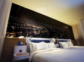 Airline Inn Green Park Way, hotel sa West District, Taichung