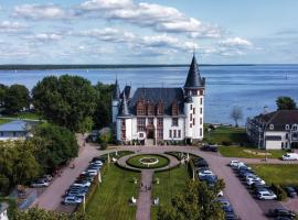 Seehotel Schloss Klink, готель у місті Клінк