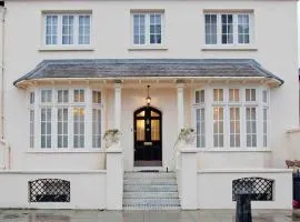 Beautiful Iconic 4 Bedroom House by Regents Park