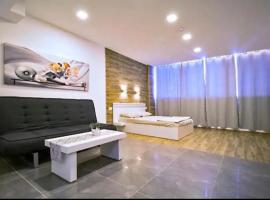 BRiGHT AND COZY STUDIO SUiTE EiLAT, apartmen di Eilat