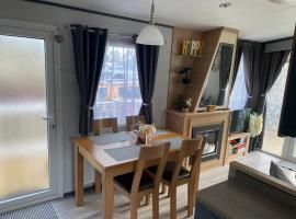 Luxury Holiday Home Happiness at Tattershall lake# – hotel w mieście Tattershall