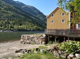 Viesnīca Sjøgata Riverside Rental and Salmon Fishing pilsētā Mūšēene