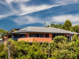 Aorere House - Collingwood Holiday Home