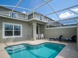 Stunning 5 Bd w/ Pool Close to Disney @ Champions Gate 1012, hotel i Davenport