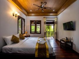 Villa Mira Heritage – hotel w pobliżu miejsca Lotnisko Luang Prabang - LPQ w mieście Luang Prabang