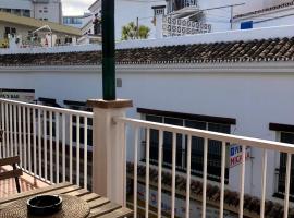 Apartamentos COZYINNS, hotel v destinácii Torremolinos