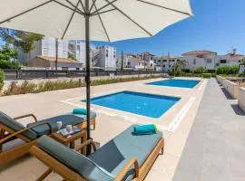 Apartment La Nau - Fantastic Apartment with hot tub and pool, just steps away from beach