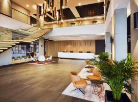 Q Hotel Plus Wrocław Bielany، فندق في فروتسواف